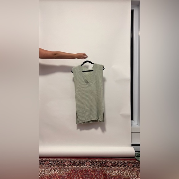 Mint green ribbed knit sweater vest - Picture 1 of 2